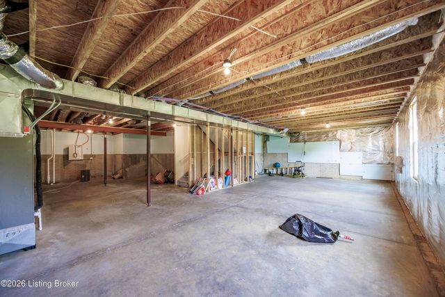 1803 Cherry Glen Dr, La Grange, KY 40031