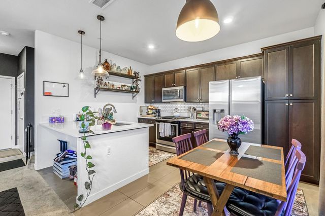 2583 N Mcarthur Avenue, Fresno, CA 93727