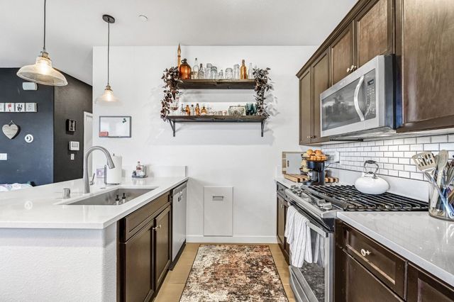 2583 N Mcarthur Avenue, Fresno, CA 93727