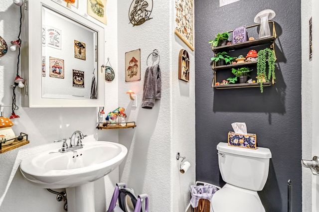 2583 N Mcarthur Avenue, Fresno, CA 93727