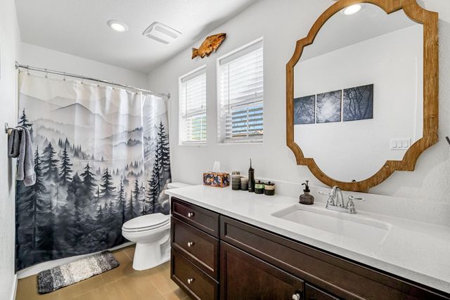 2583 N Mcarthur Avenue, Fresno, CA 93727