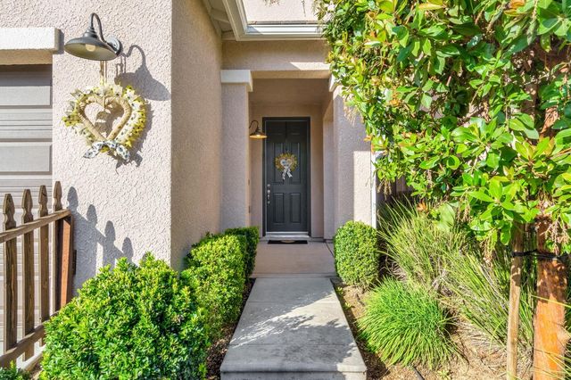 2583 N Mcarthur Avenue, Fresno, CA 93727