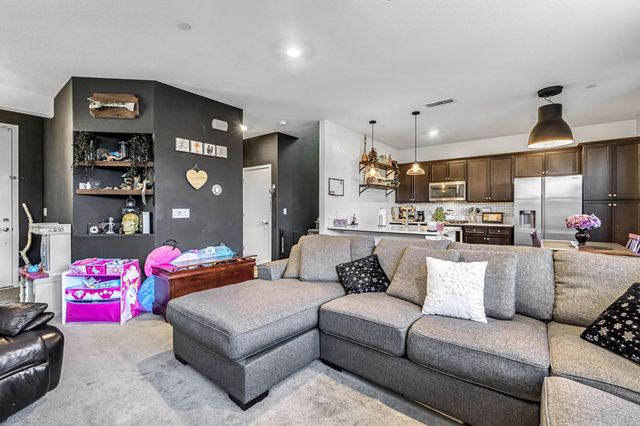 2583 N Mcarthur Avenue, Fresno, CA 93727