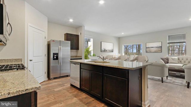 125 WOODFORD DR, Stephens City, VA 22655