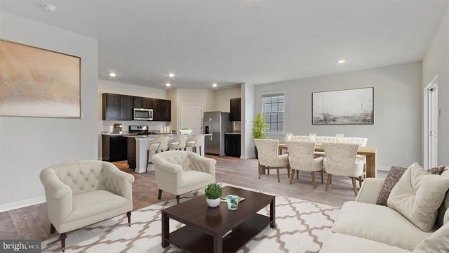 125 WOODFORD DR, Stephens City, VA 22655