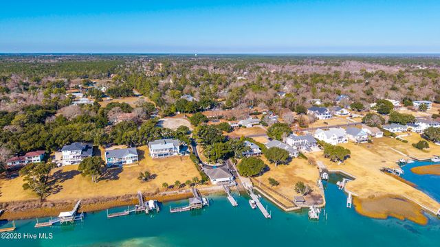 754 Country Club Drive, Hampstead, NC 28443