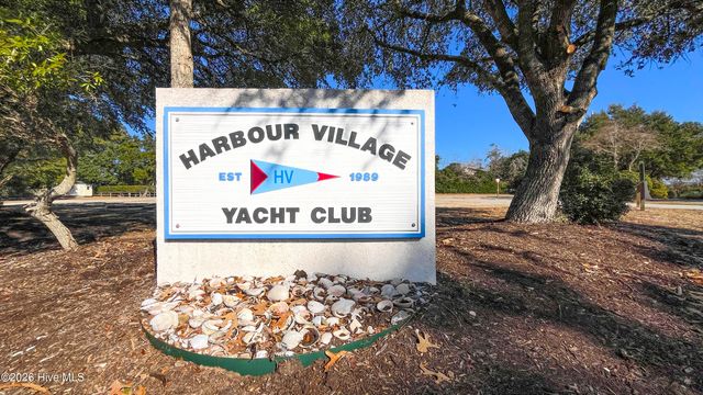 754 Country Club Drive, Hampstead, NC 28443