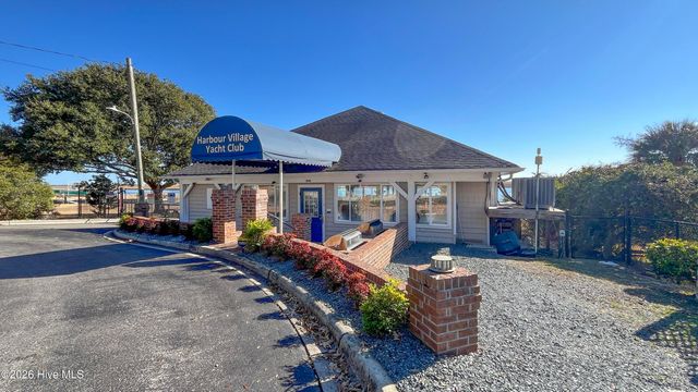 754 Country Club Drive, Hampstead, NC 28443