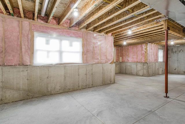 5611 N Vista, Janesville, WI 53548