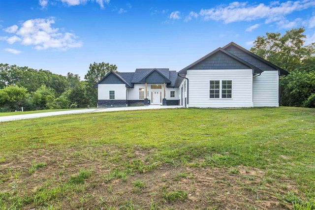 5611 N Vista, Janesville, WI 53548