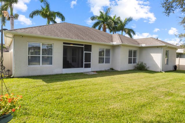 352 Sebastian Crossings Boulevard, Sebastian, FL 32958