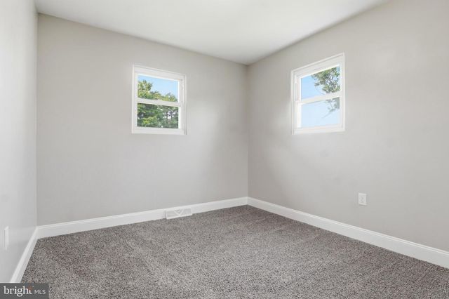 5013 LENKER ST, Mechanicsburg, PA 17050