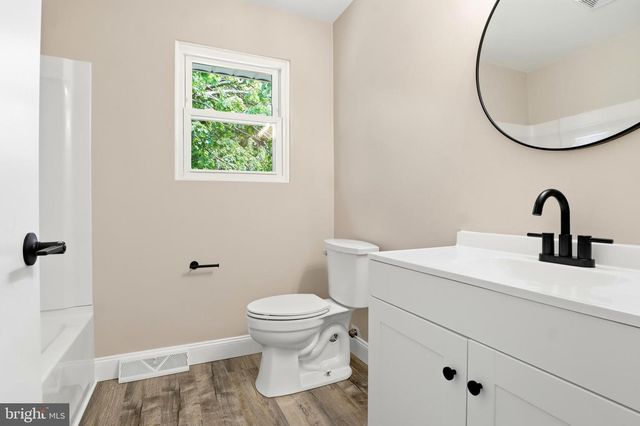 5013 LENKER ST, Mechanicsburg, PA 17050