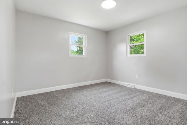 5013 LENKER ST, Mechanicsburg, PA 17050