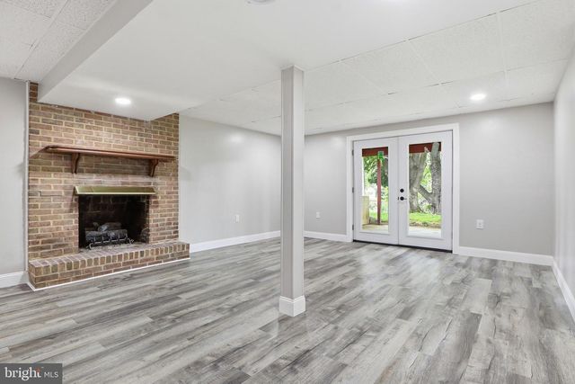 5013 LENKER ST, Mechanicsburg, PA 17050