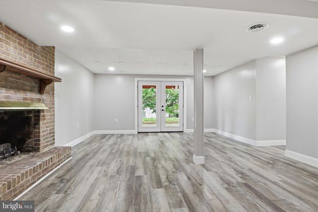 5013 LENKER ST, Mechanicsburg, PA 17050