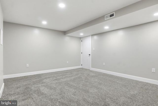 5013 LENKER ST, Mechanicsburg, PA 17050