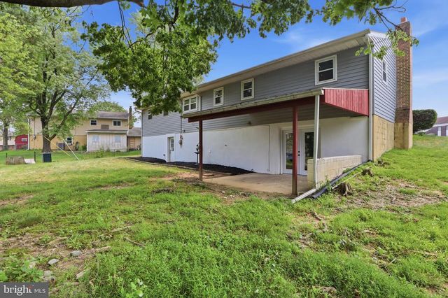 5013 LENKER ST, Mechanicsburg, PA 17050