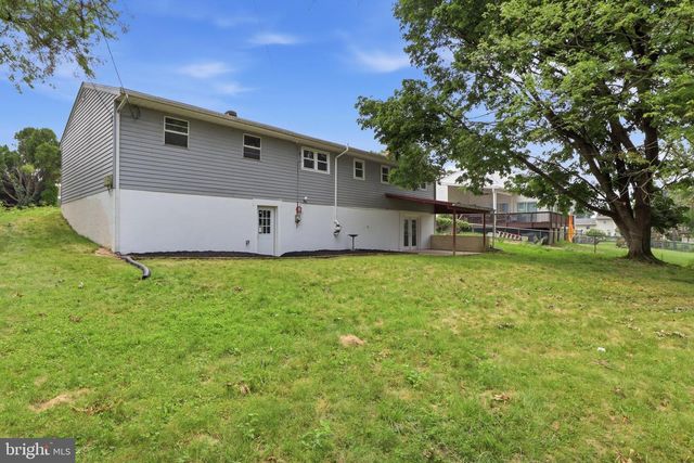 5013 LENKER ST, Mechanicsburg, PA 17050