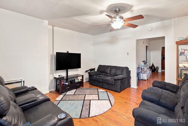 40 Throop Avenue, New Brunswick, NJ 08901