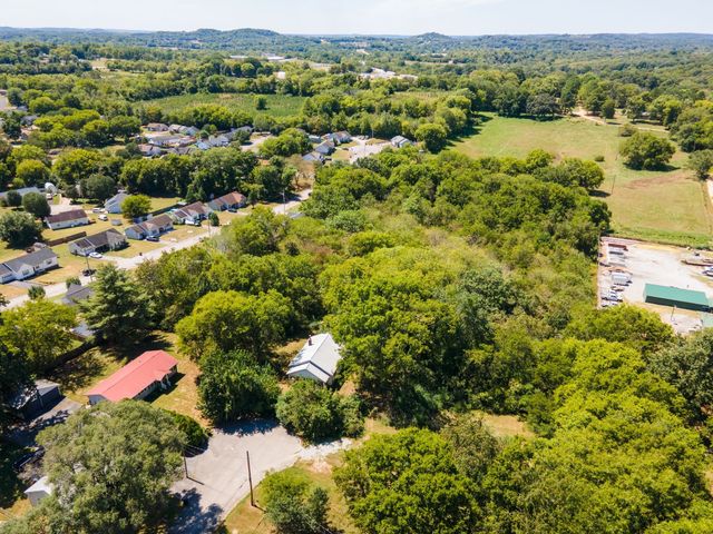 156 Morningside Ln, Columbia, TN 38401