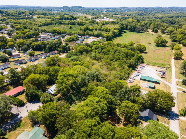 156 Morningside Ln, Columbia, TN 38401