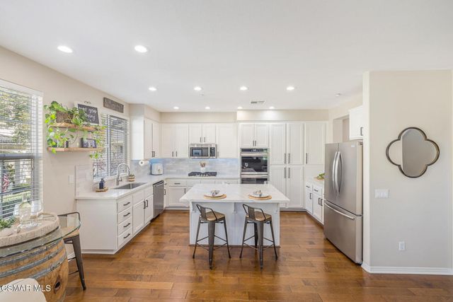 1240 Bayside Lane, Oxnard, CA 93035