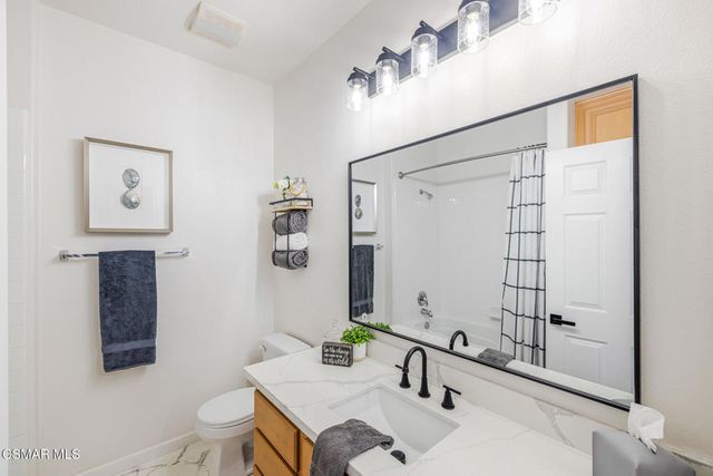 1240 Bayside Lane, Oxnard, CA 93035