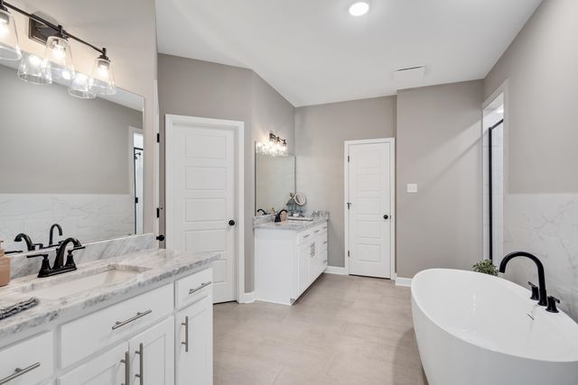 30 SOUTHAMPTON ST, Oakland, TN 38060
