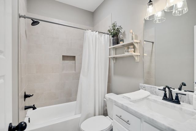 30 SOUTHAMPTON ST, Oakland, TN 38060