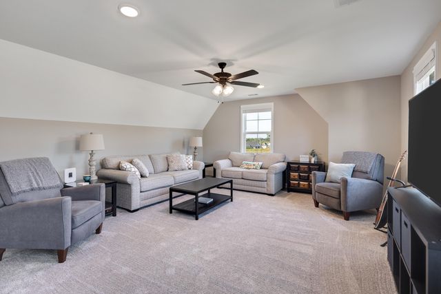 30 SOUTHAMPTON ST, Oakland, TN 38060