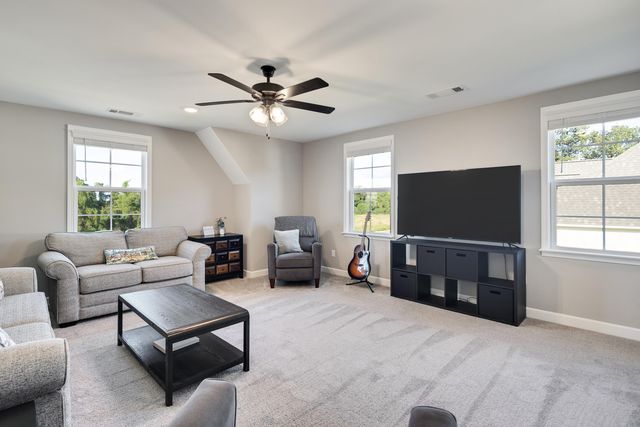 30 SOUTHAMPTON ST, Oakland, TN 38060