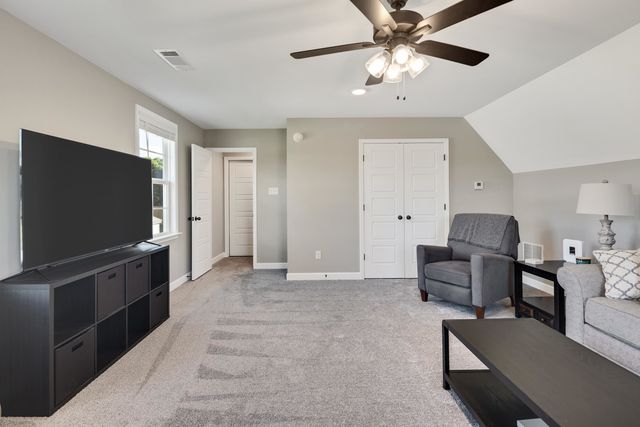 30 SOUTHAMPTON ST, Oakland, TN 38060