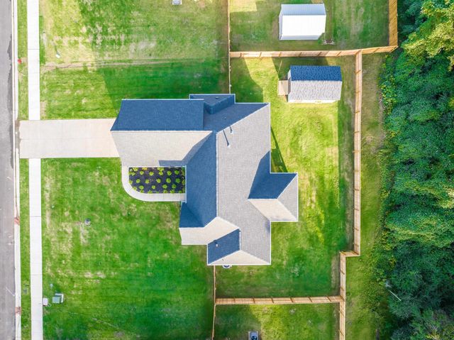 30 SOUTHAMPTON ST, Oakland, TN 38060