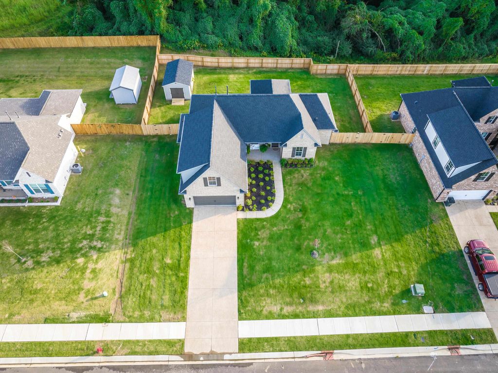30 SOUTHAMPTON ST, Oakland, TN 38060