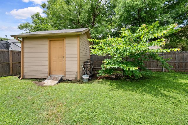 2300 Eden Green Drive, Arlington, TX 76001