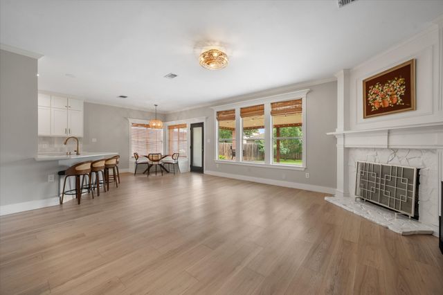 2300 Eden Green Drive, Arlington, TX 76001