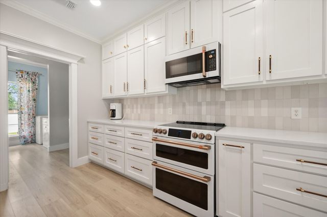 2300 Eden Green Drive, Arlington, TX 76001