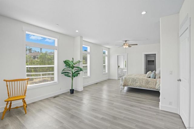 2080 82 Curtis, Vista, CA 92084