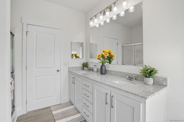 2080 82 Curtis, Vista, CA 92084