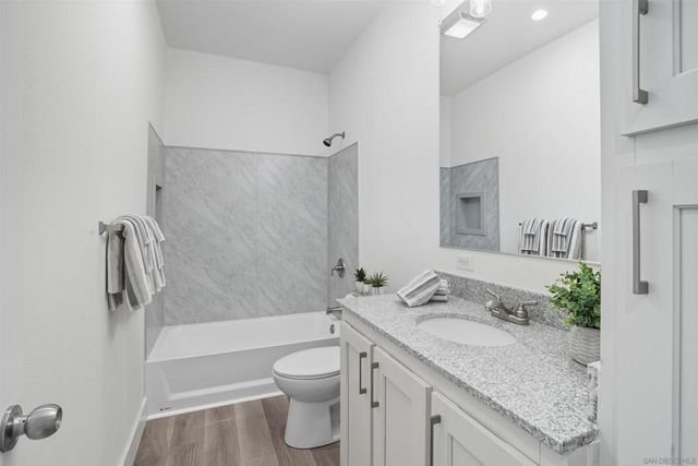 2080 82 Curtis, Vista, CA 92084