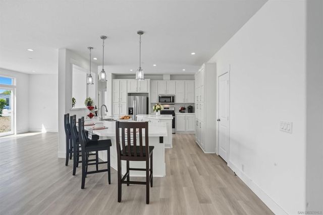 2080 82 Curtis, Vista, CA 92084