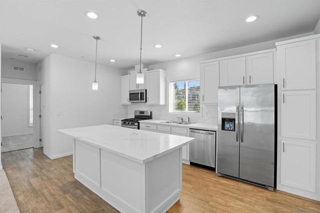 2080 82 Curtis, Vista, CA 92084