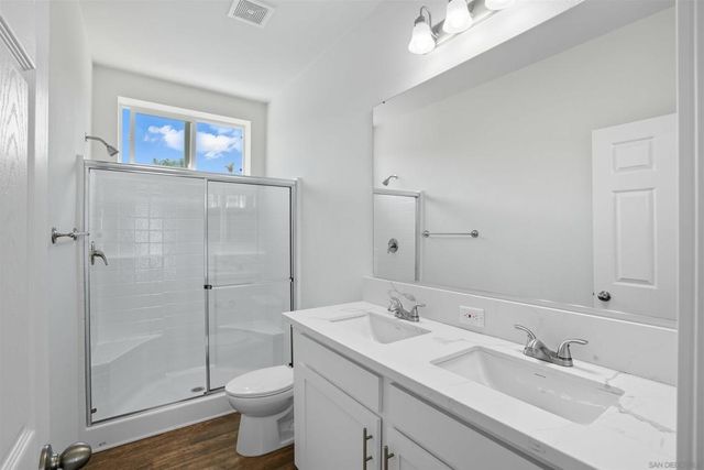 2080 82 Curtis, Vista, CA 92084