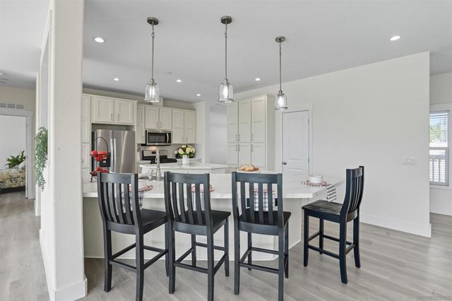 2080 82 Curtis, Vista, CA 92084