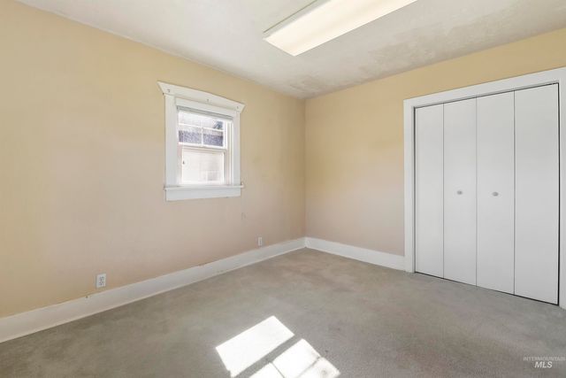903 7th St S, Nampa, ID 83651