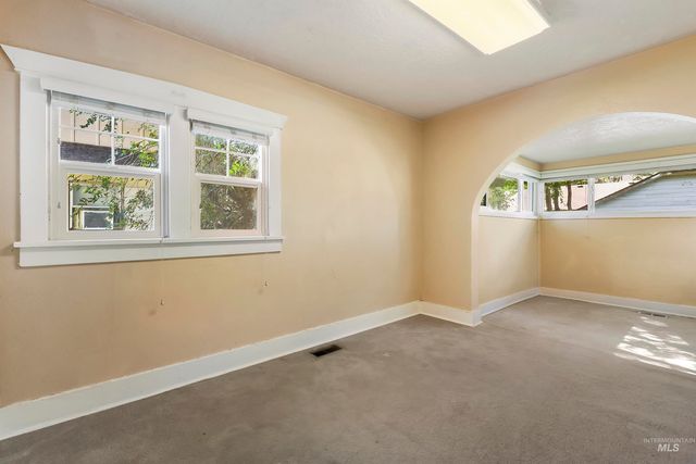 903 7th St S, Nampa, ID 83651