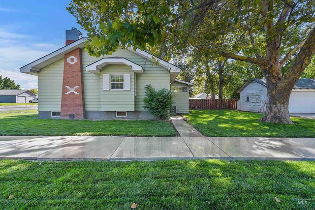 903 7th St S, Nampa, ID 83651