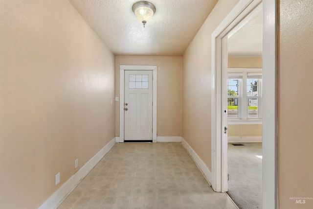 903 7th St S, Nampa, ID 83651