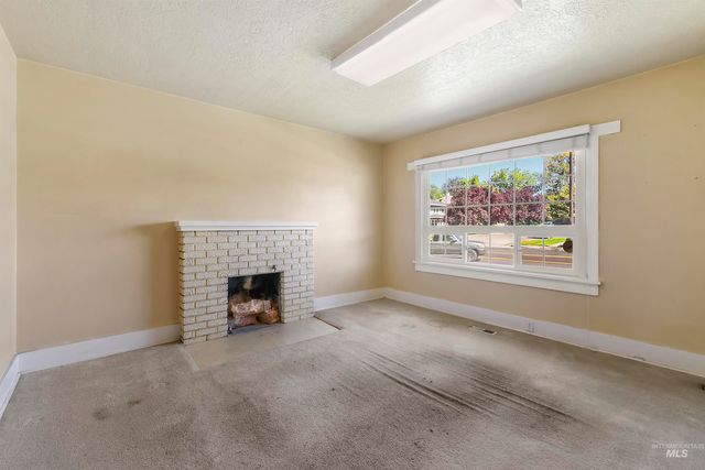 903 7th St S, Nampa, ID 83651